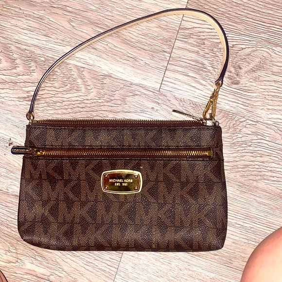 Barely used Michael kors mini bag! - Picture 1 of 2